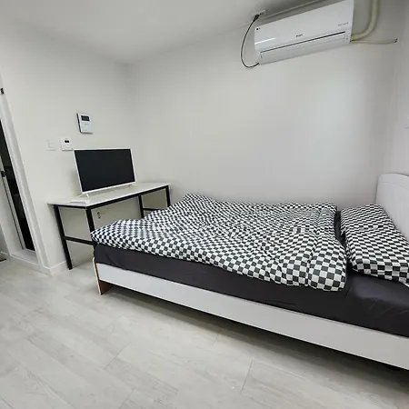 Cozy Accommodation Near Soongsil University Station