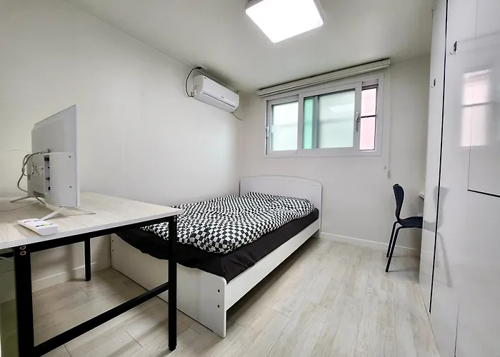 Апартаменты St Cozy Near Soongsil Station *